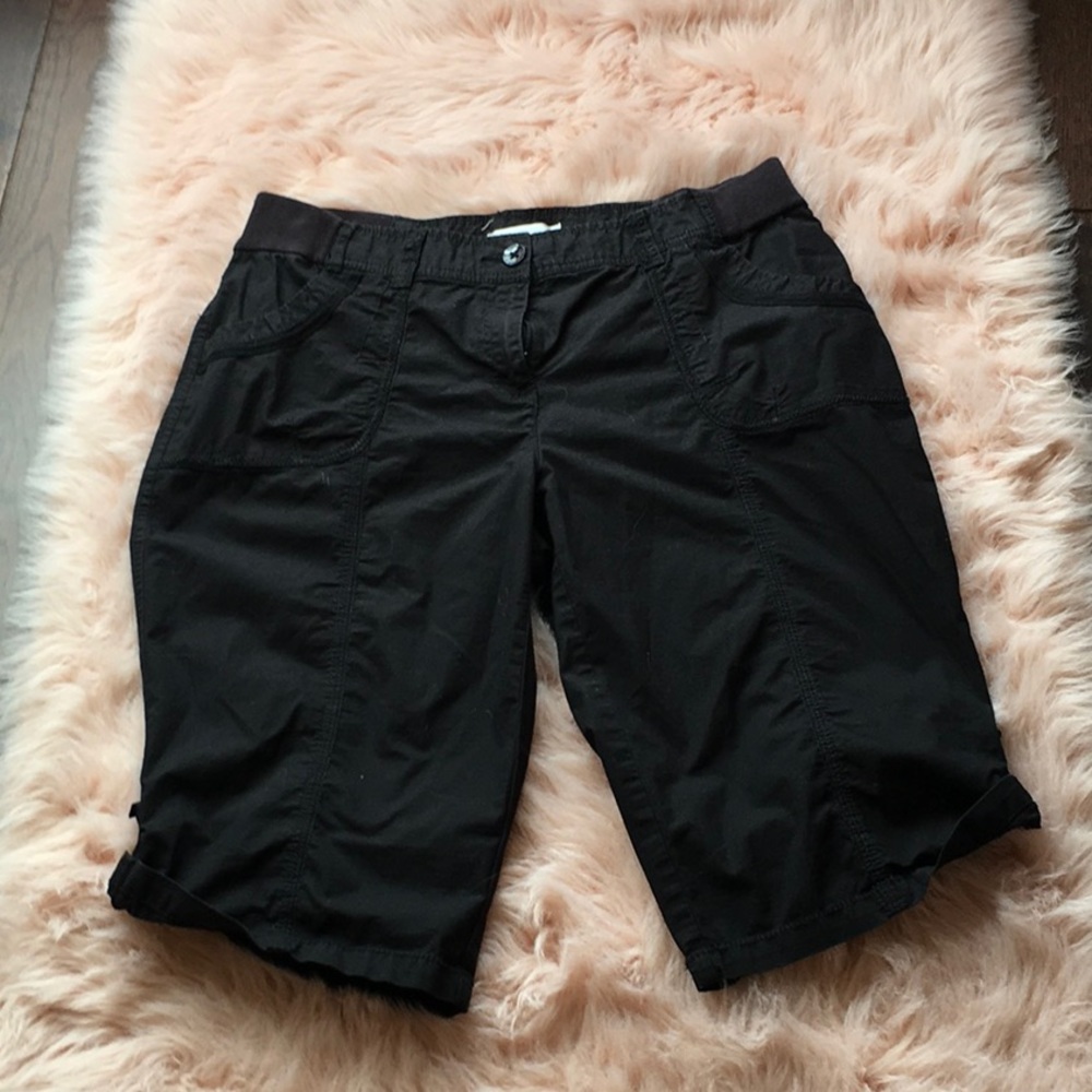 Chico’s black Capri shorts size 2